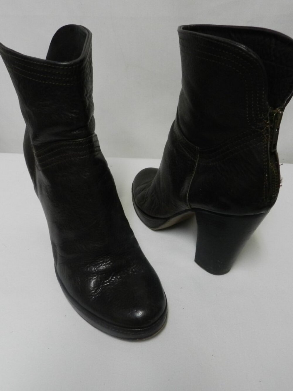 Fiorentini + Baker Leather 37 US 7 dark brown back zip ankle boots heeled Italy